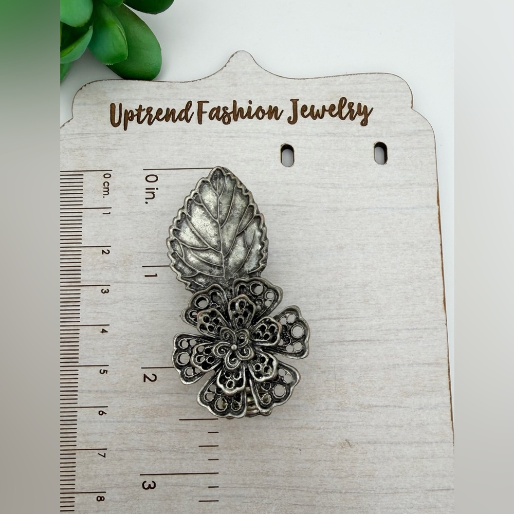 VINTAGE DOUBLE FLOWER RING - Picture 6 of 8